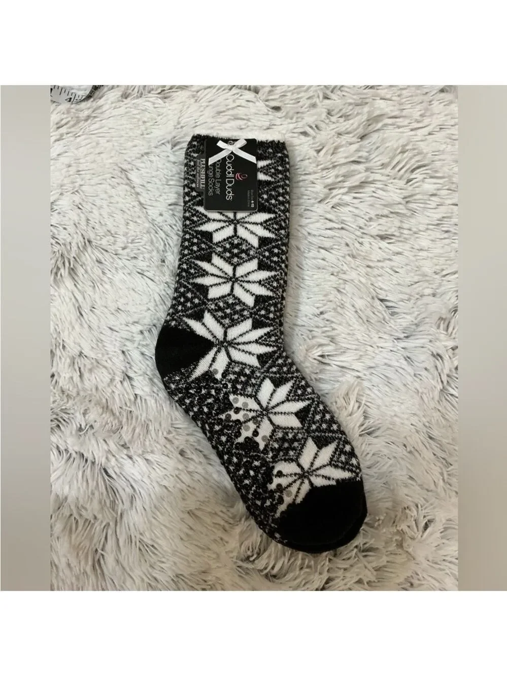 Cuddl Duds snowflake theme slipper socks with grips 9-11 black white